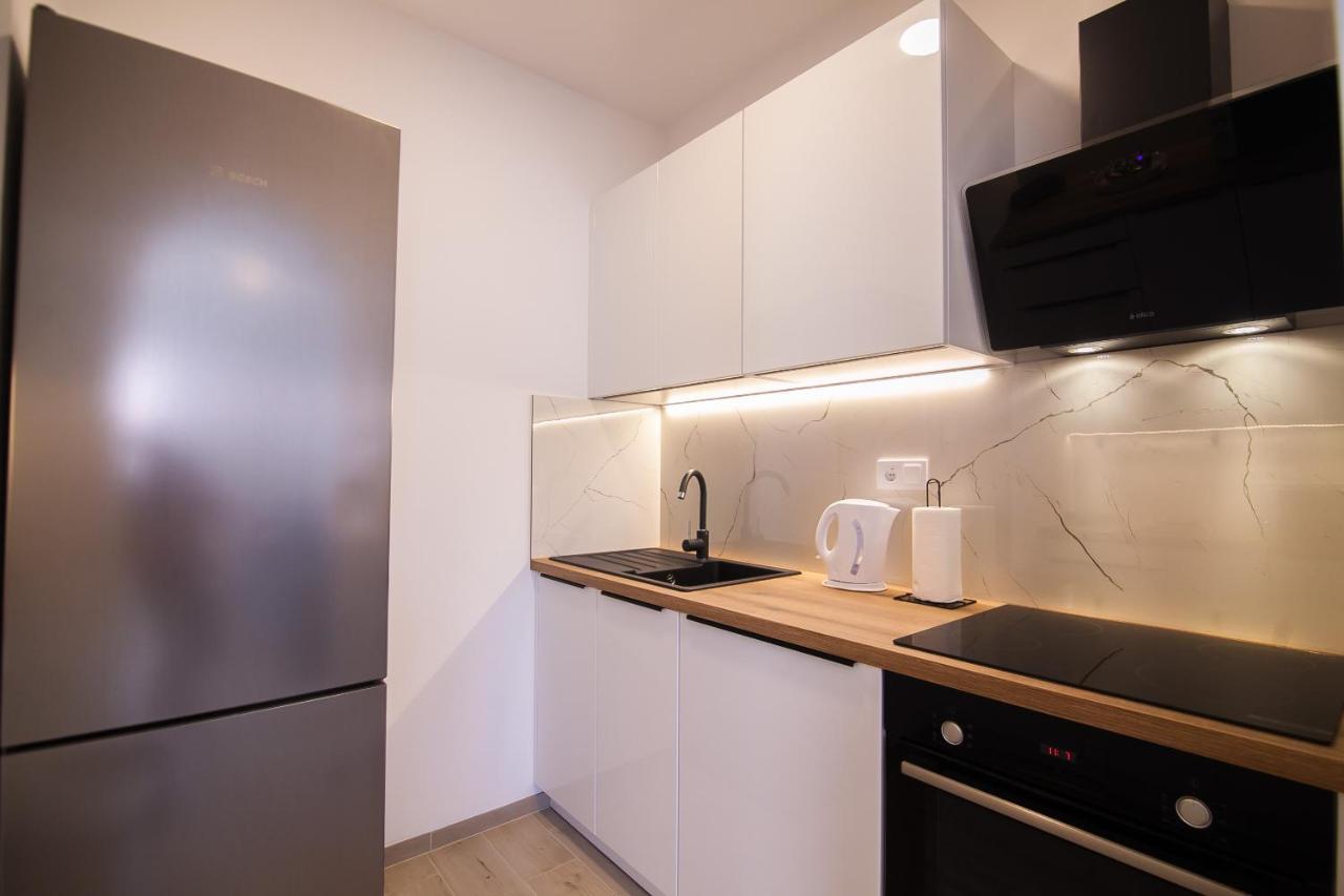 Family Apartments Brach Бол Экстерьер фото