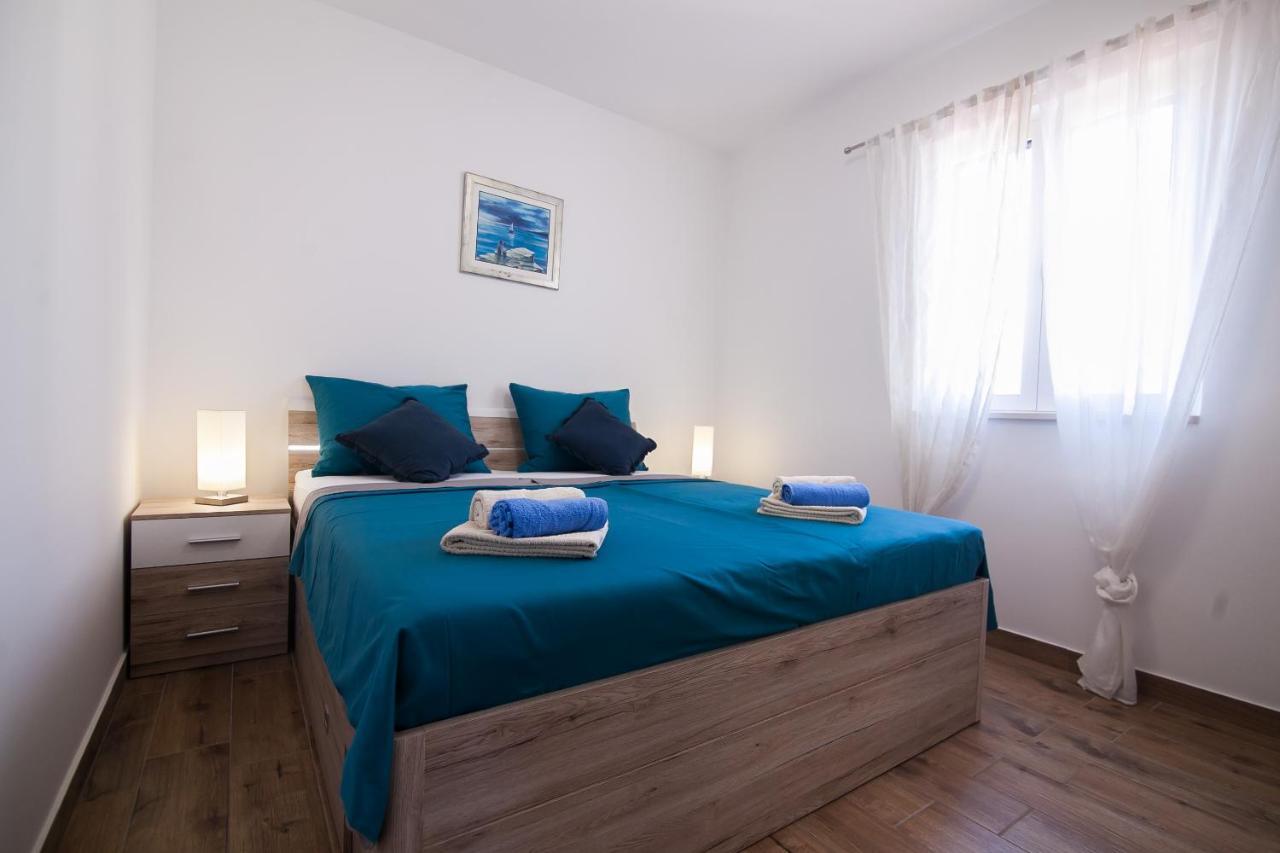 Family Apartments Brach Бол Экстерьер фото
