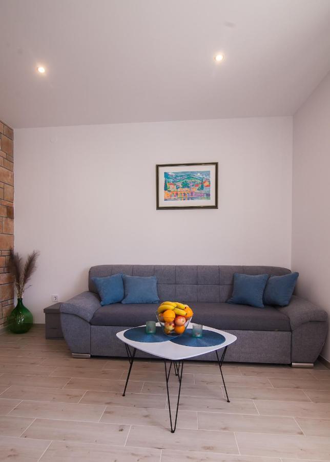 Family Apartments Brach Бол Экстерьер фото