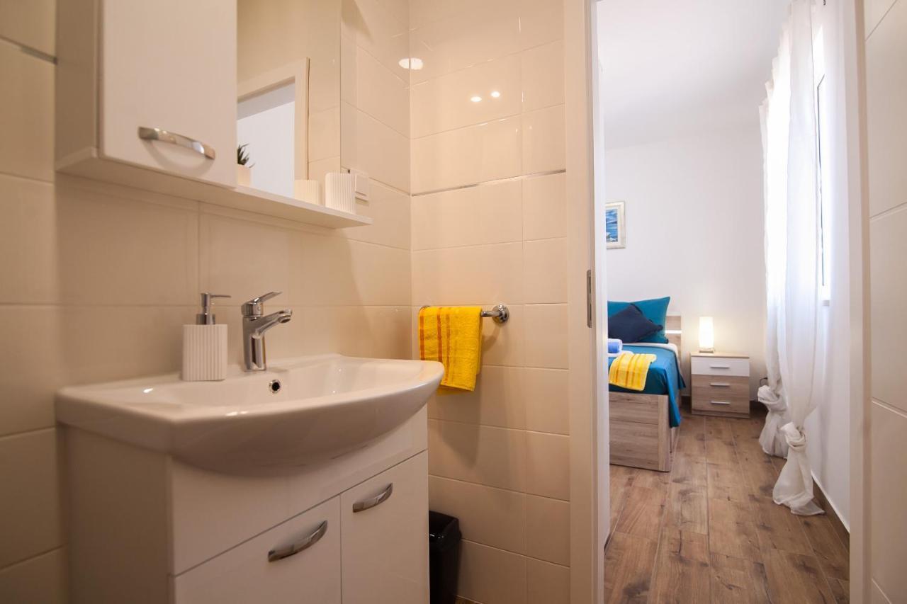 Family Apartments Brach Бол Экстерьер фото