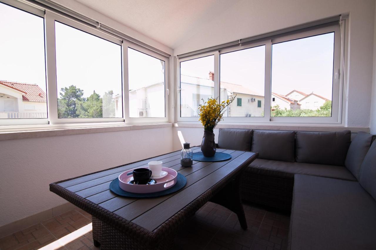Family Apartments Brach Бол Экстерьер фото