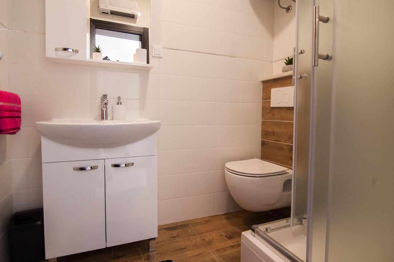 Family Apartments Brach Бол Экстерьер фото