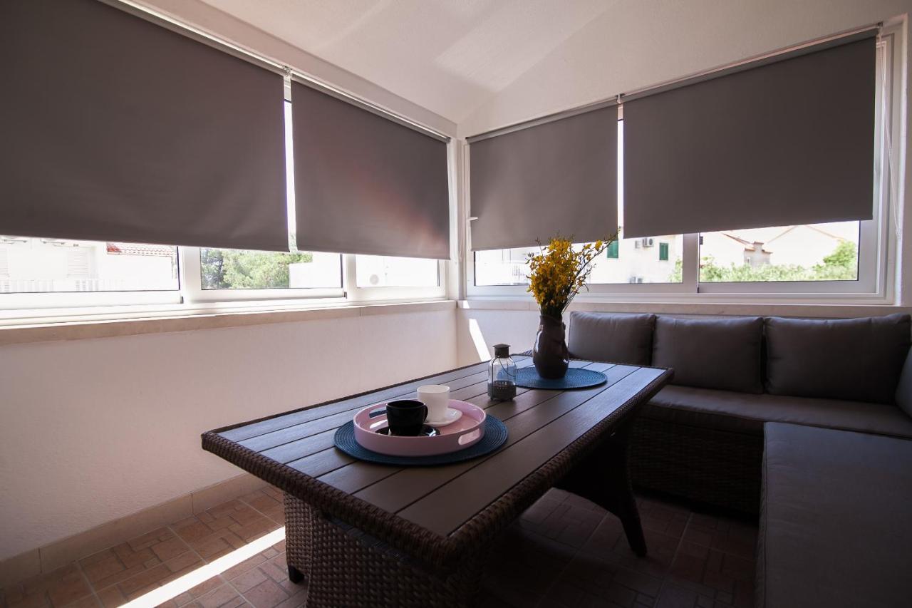 Family Apartments Brach Бол Экстерьер фото