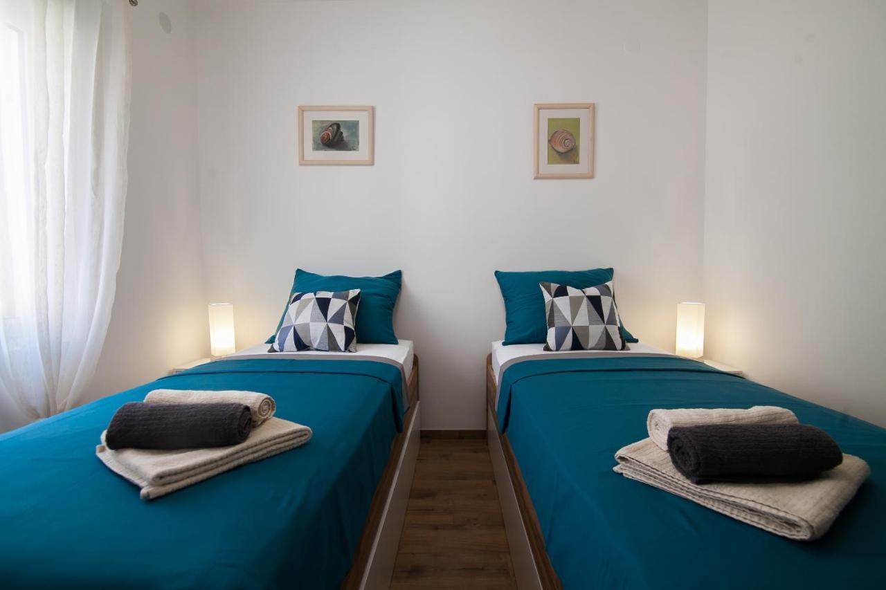 Family Apartments Brach Бол Экстерьер фото