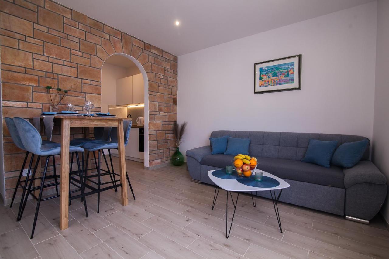 Family Apartments Brach Бол Экстерьер фото