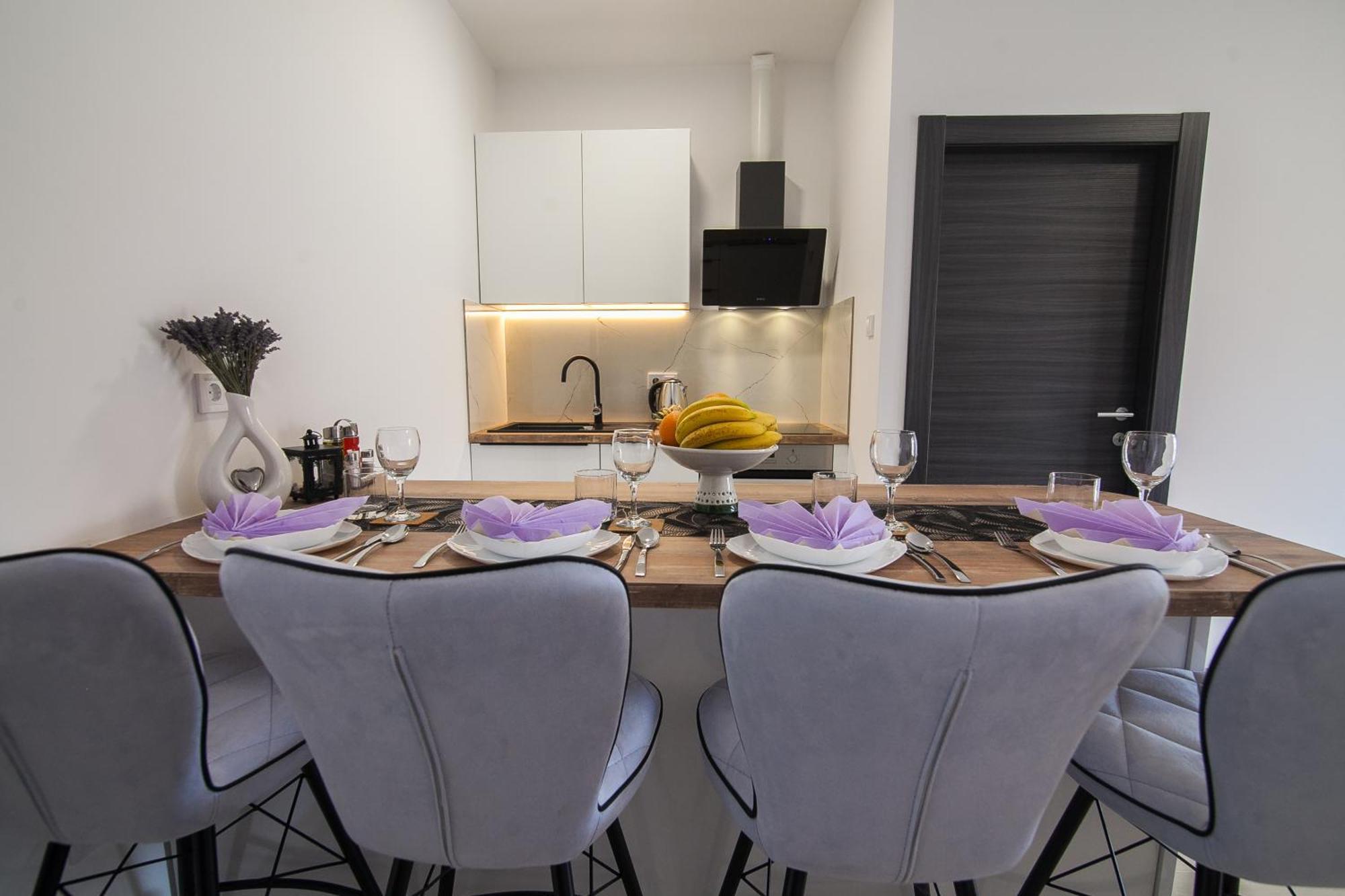 Family Apartments Brach Бол Экстерьер фото