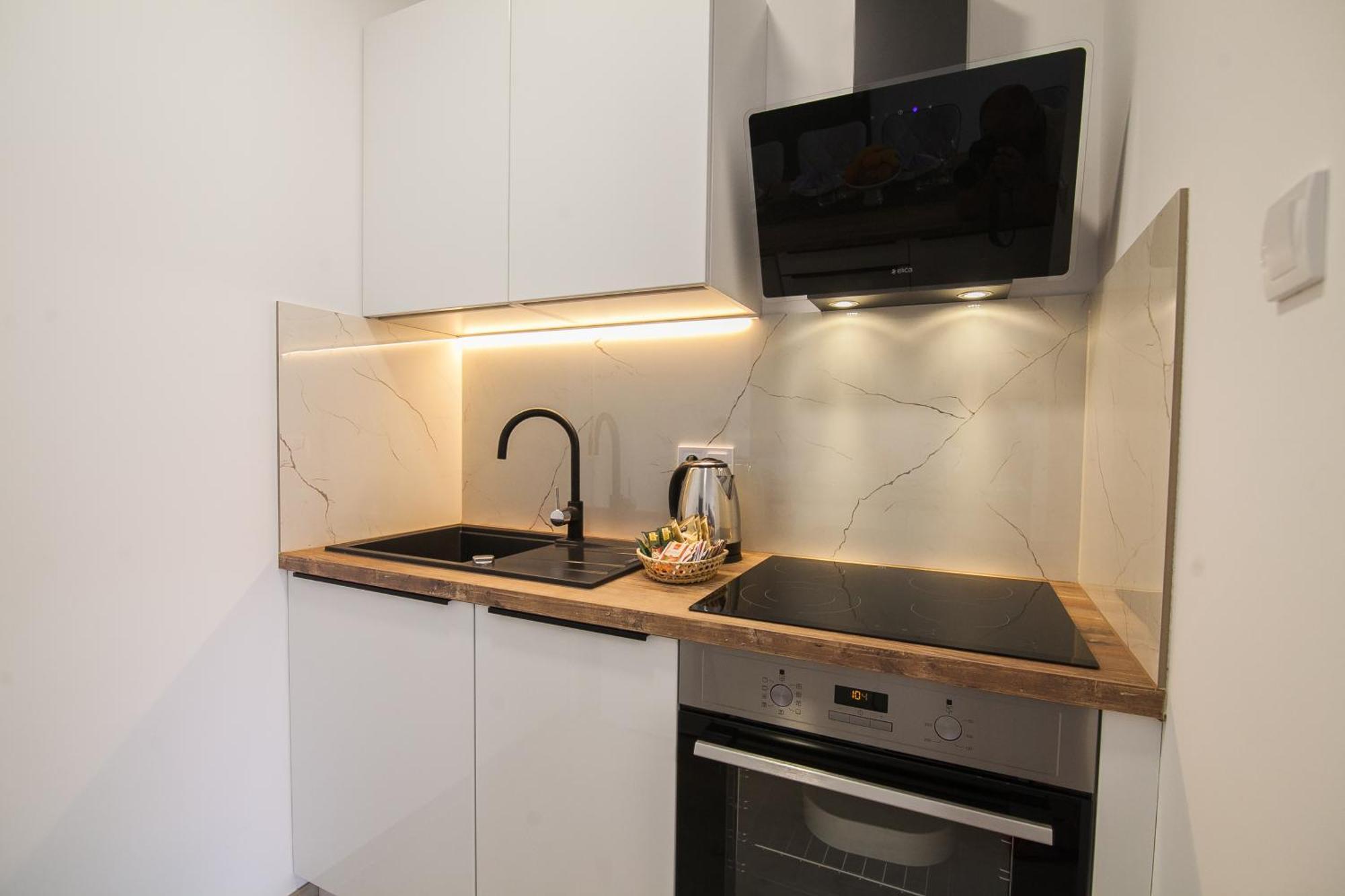 Family Apartments Brach Бол Экстерьер фото