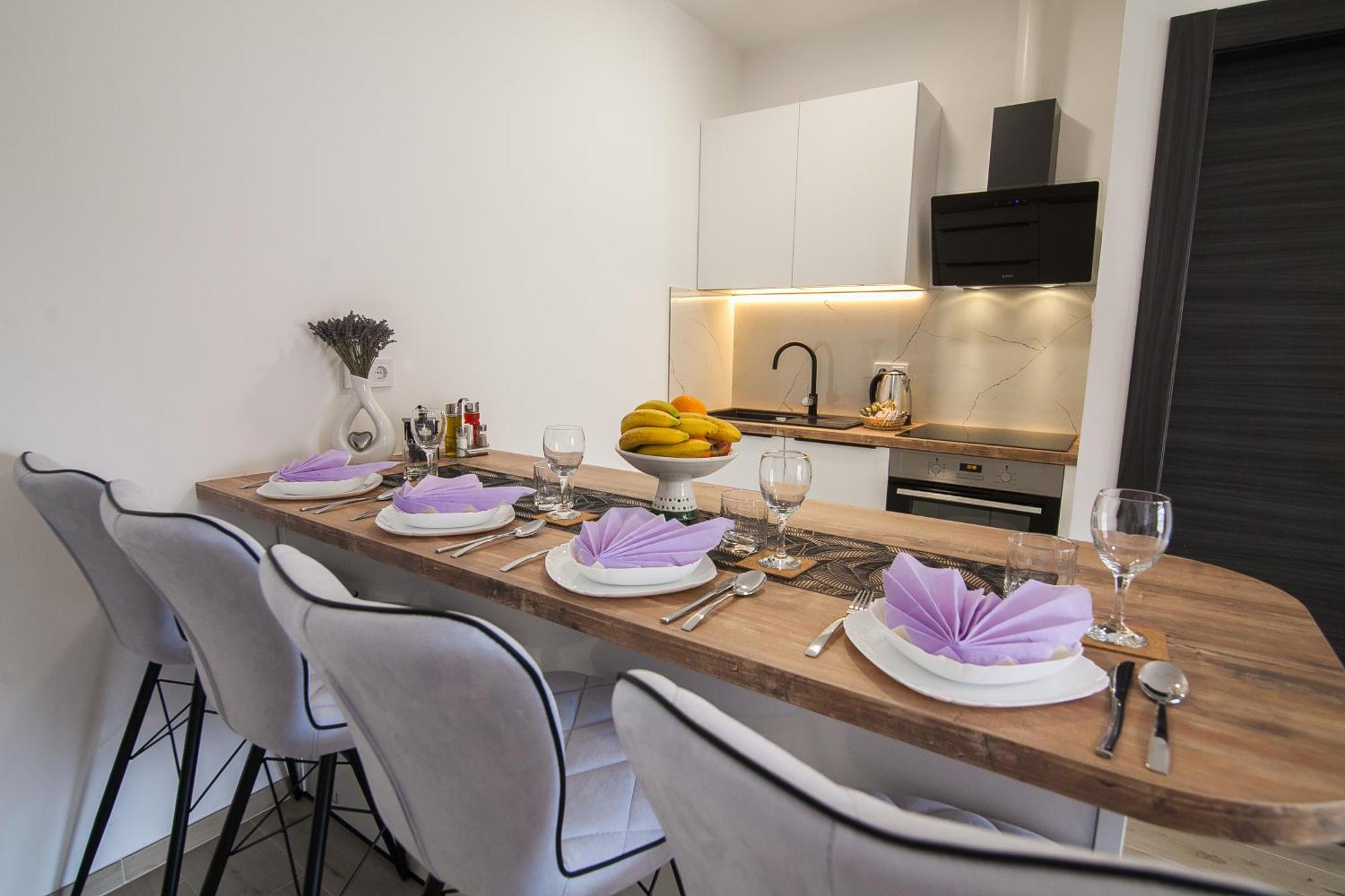 Family Apartments Brach Бол Экстерьер фото