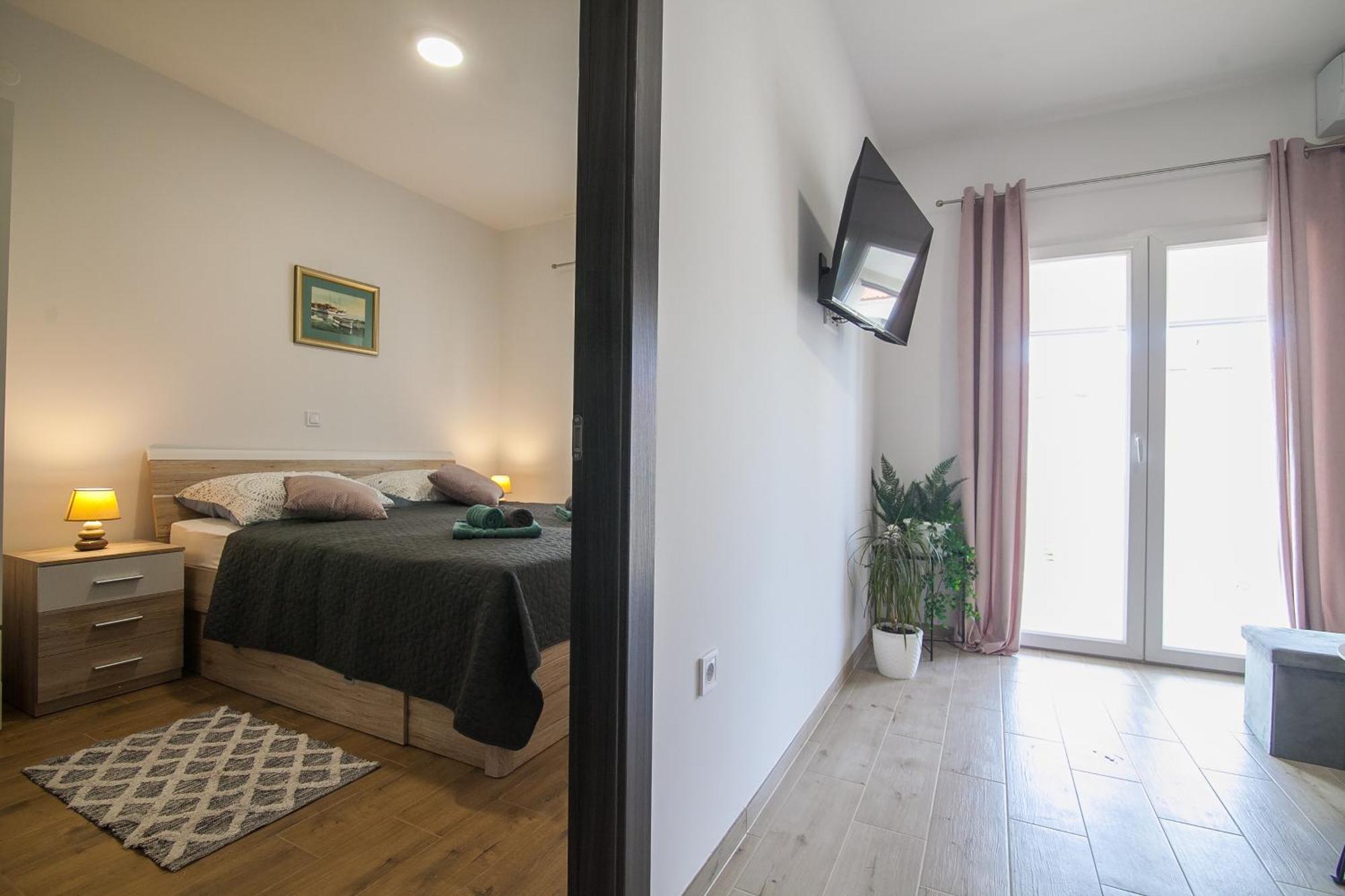 Family Apartments Brach Бол Экстерьер фото